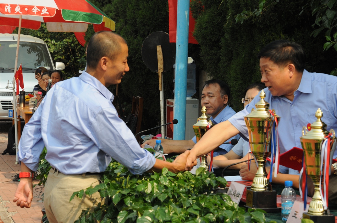 集團、集團黨委、集團工會授予熊兆軍 “崗位技術(shù)標(biāo)兵”榮譽稱號